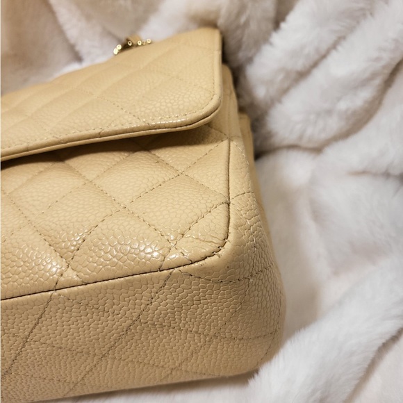 Chanel beige medium classic flap gold hardware - Picture 6 of 16